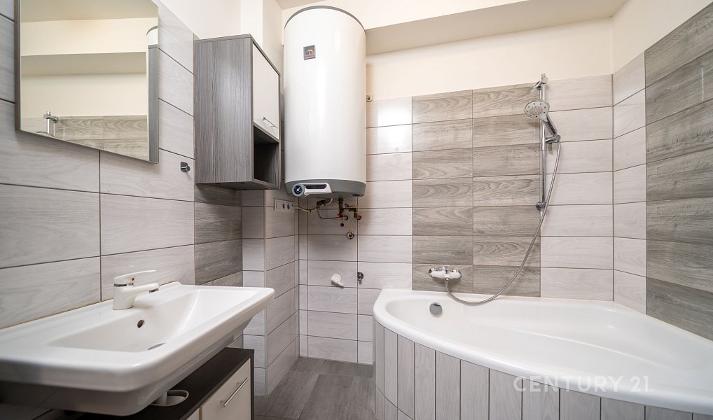 Prodej domu 113 m² s pozemkem 95 m², Úpice – náhled fotky 10