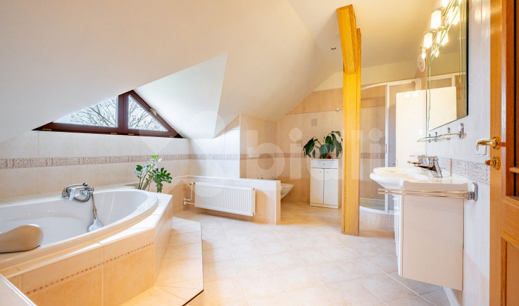 Prodej domu 220 m² s pozemkem 1 824 m², Roudnice nad Labem – náhled fotky 19