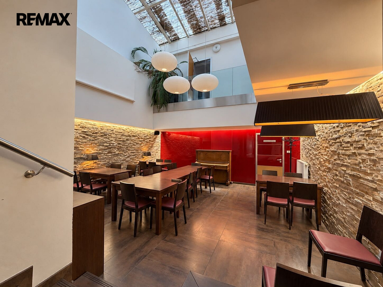 Pronájem restaurace 229 m² – fotografie 2