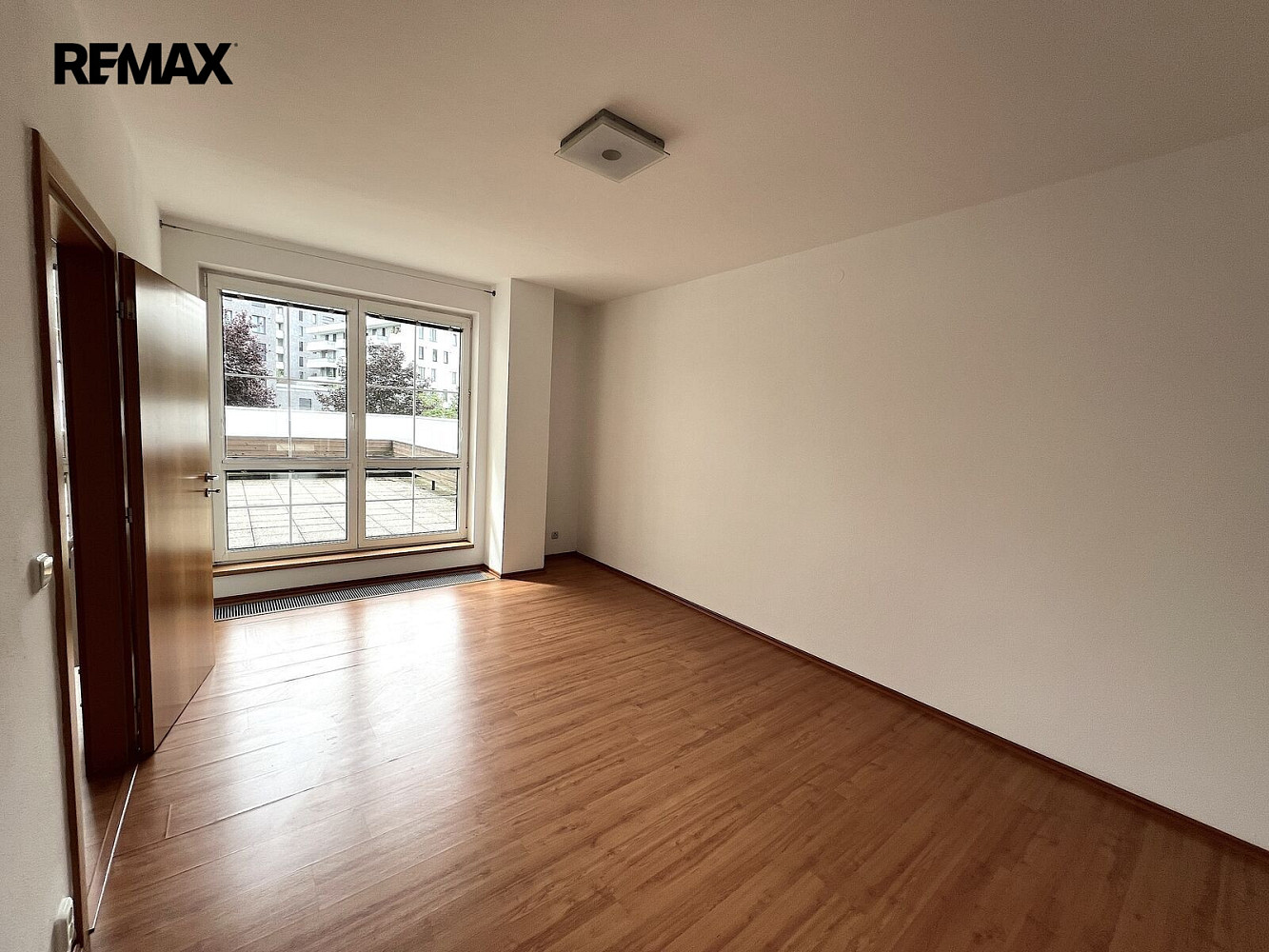 Pronájem bytu 4+kk 140 m² – fotografie 2