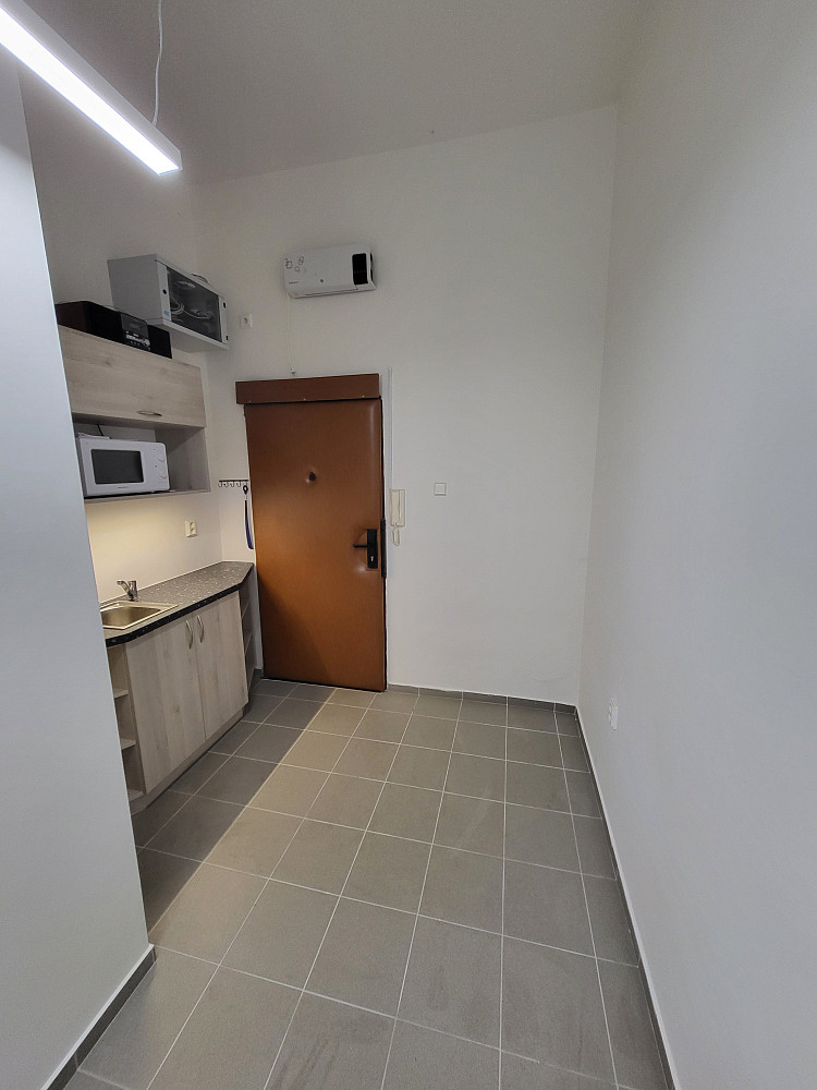Pronájem kanceláře 10 m² — photo 2