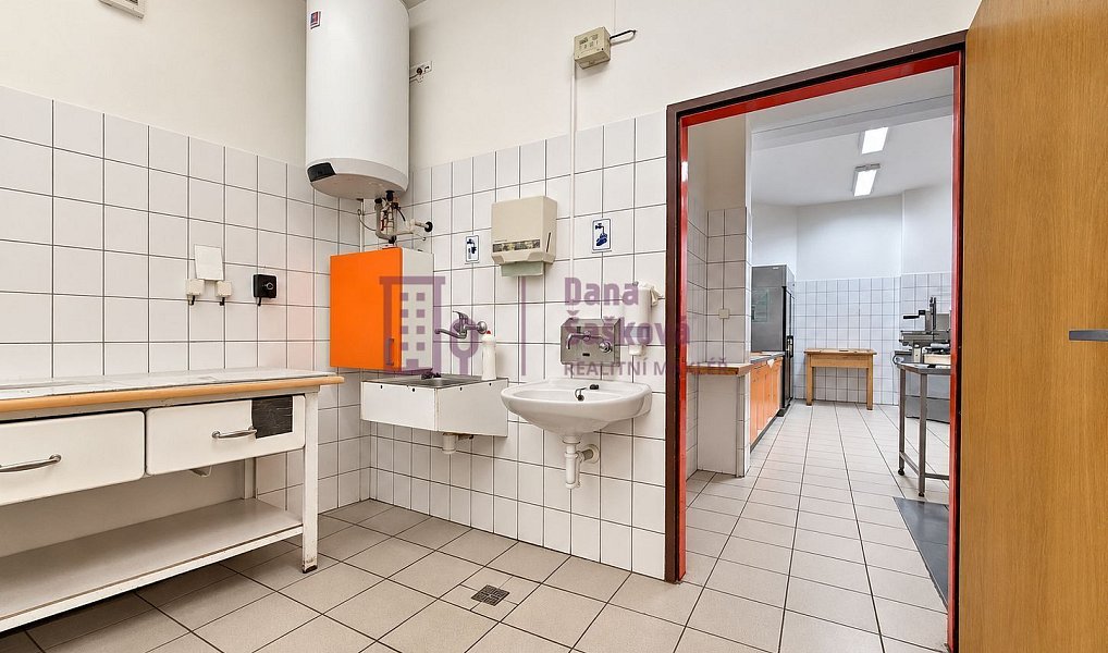 Pronájem obchodních prostor 520 m², Studená – náhled fotky 6