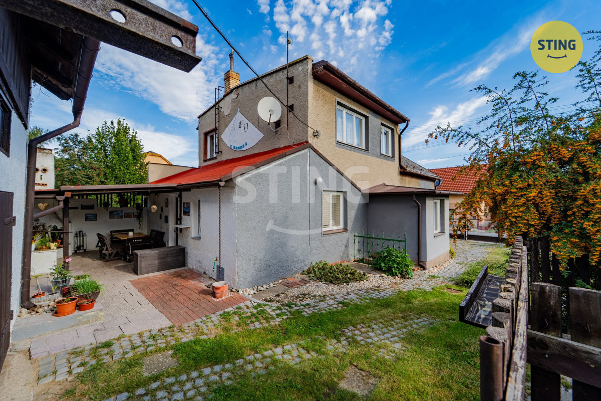 Prodej domu 140 m² s pozemkem 704 m² – fotografie 2