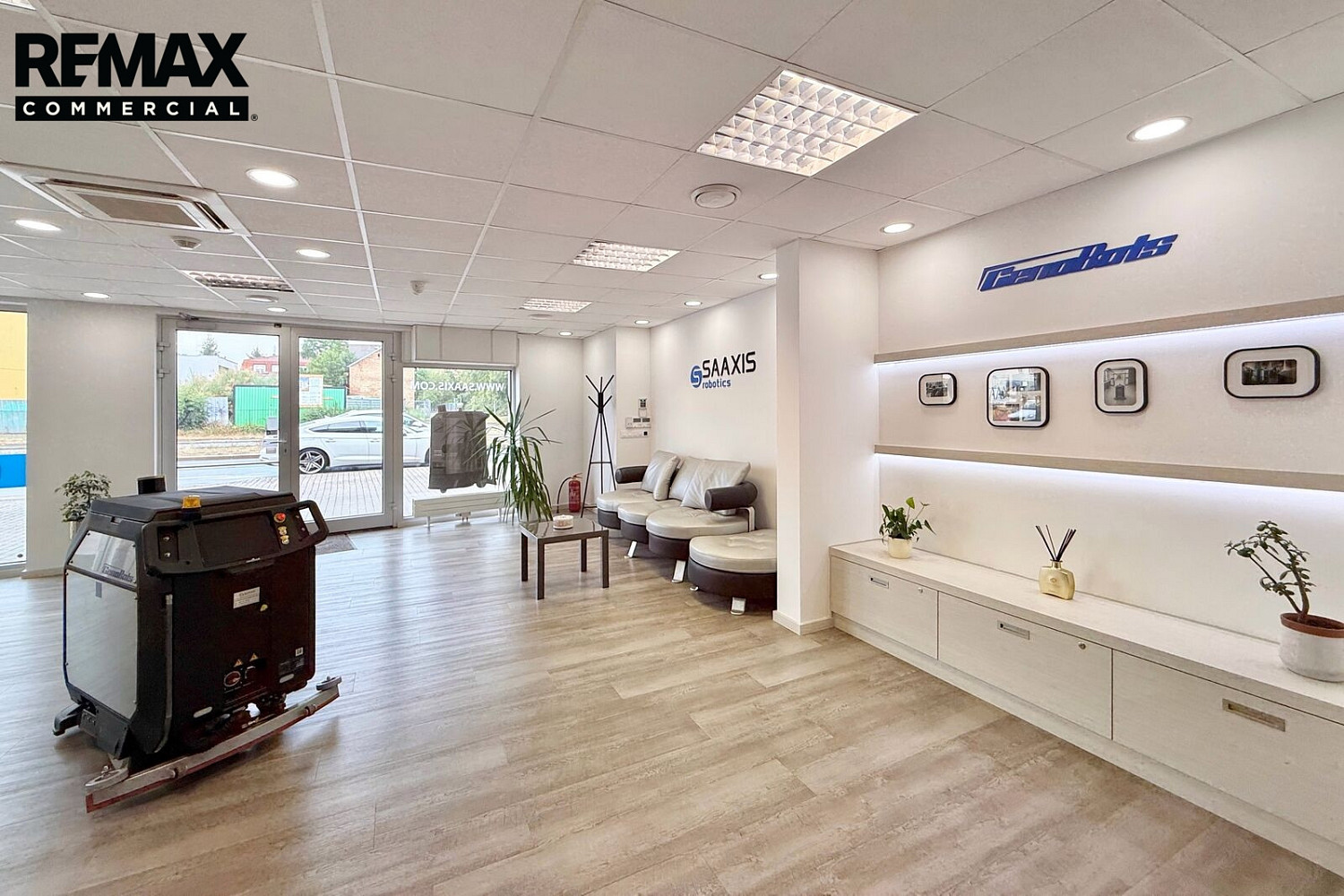 Pronájem obchodních prostor 109 m² – fotografie 3