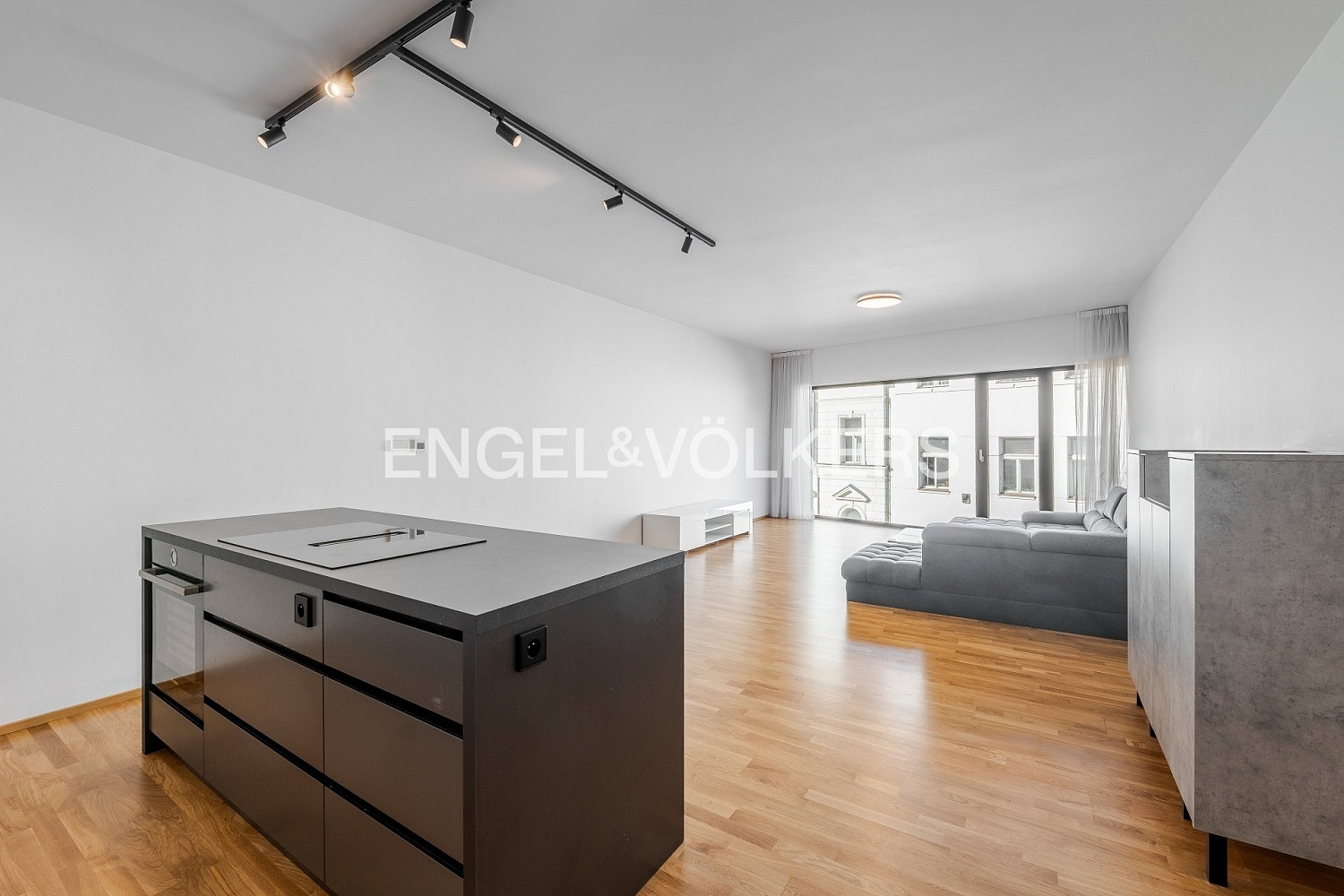 Pronájem bytu 3+kk 115 m² – fotografie 2
