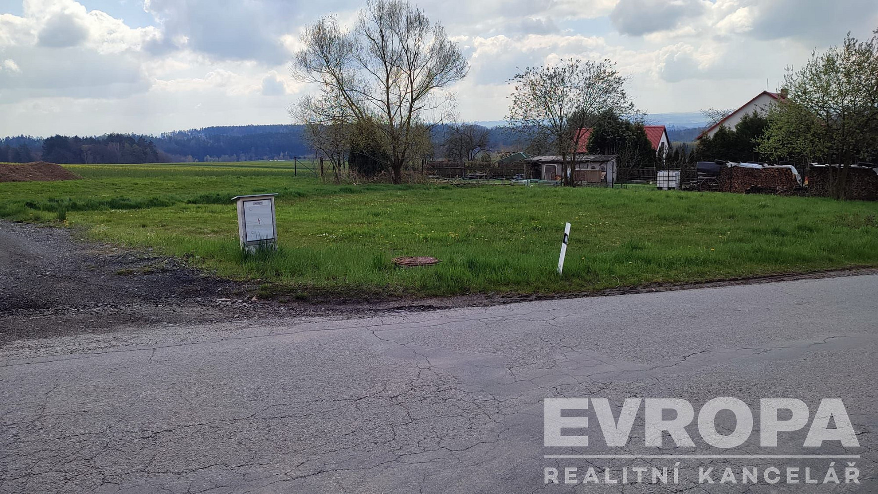 Prodej stavebního pozemku 1 140 m² – fotografie 2