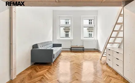 Pronájem bytu 1+1 37 m²