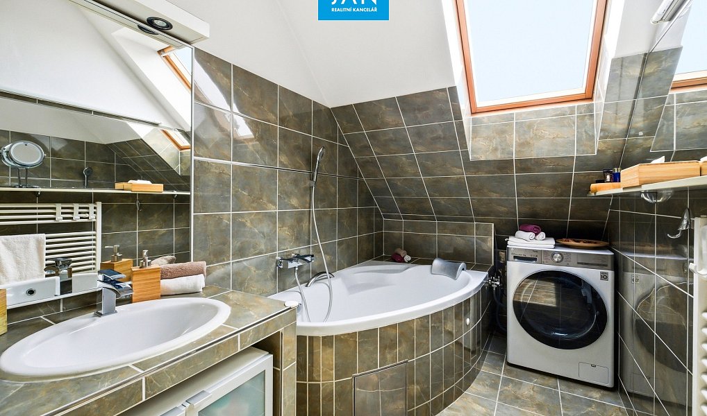 Prodej bytu 3+1 104 m², Praha – náhled fotky 5