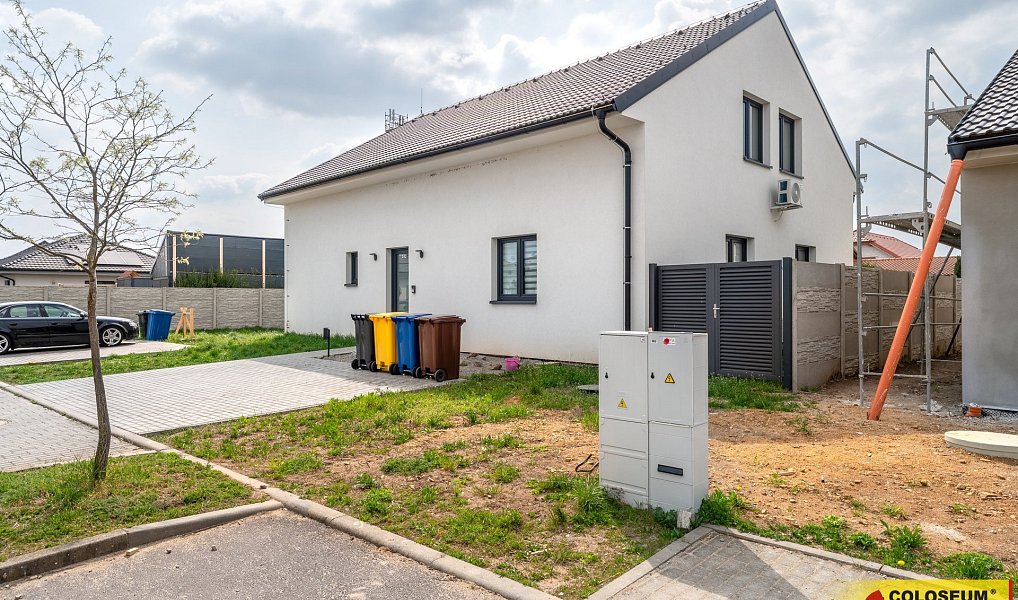 Prodej bytu 3+kk 107 m², Hrádek – náhled fotky 16
