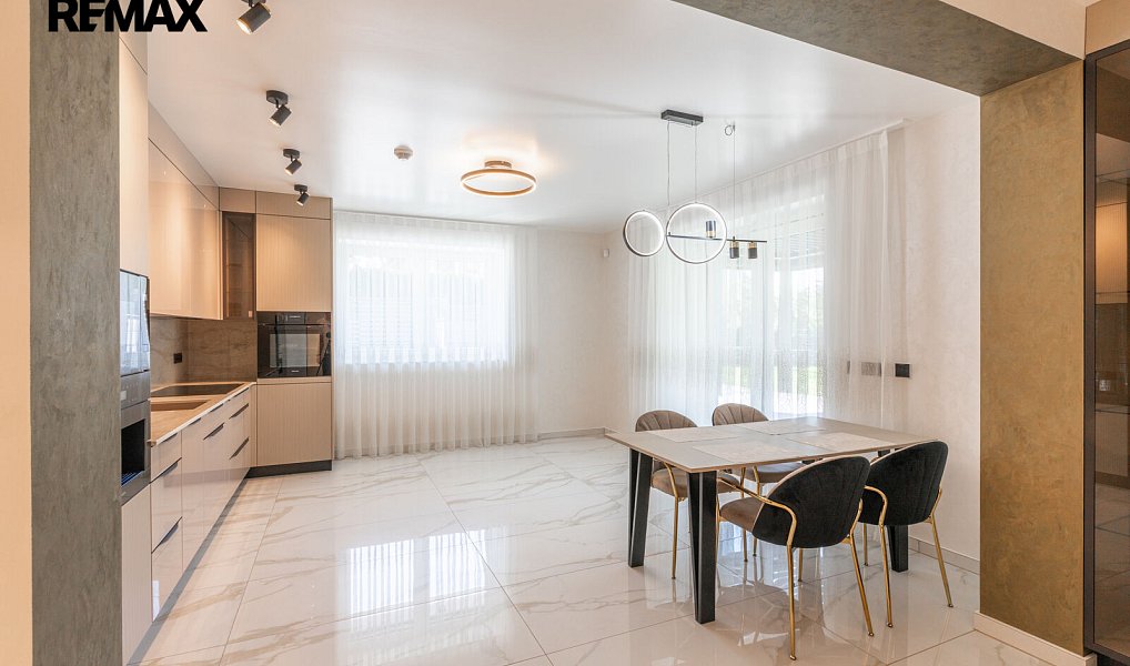 Prodej domu 244 m² s pozemkem 810 m², Praha – náhled fotky 4