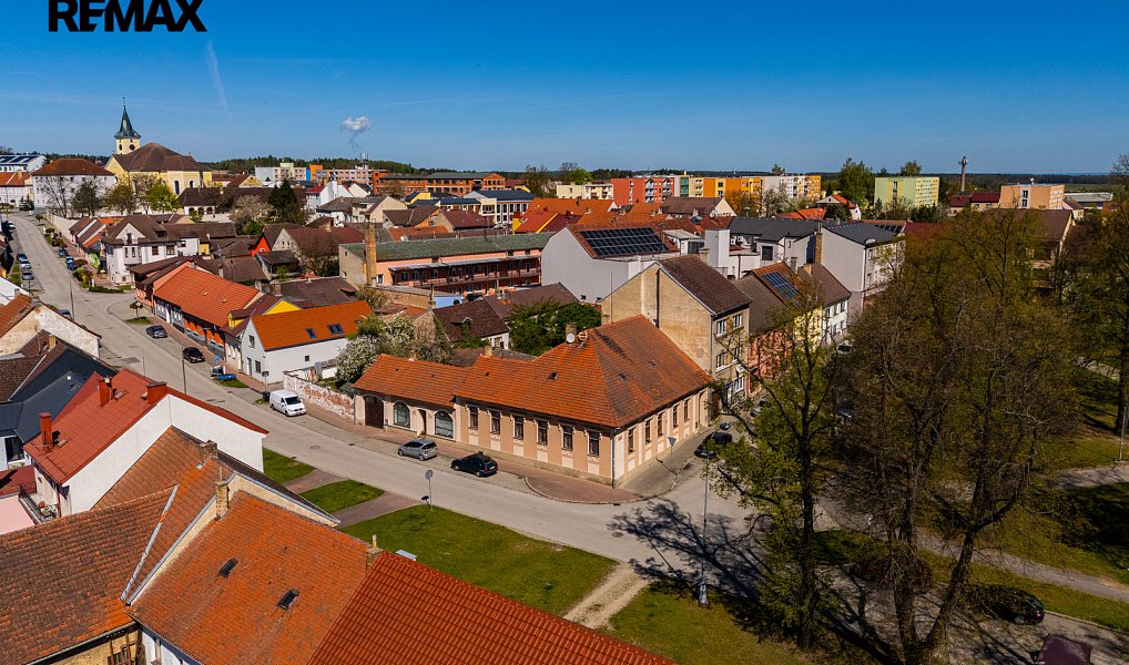 Prodej obchodních prostor 516 m², Lišov – náhled fotky 4