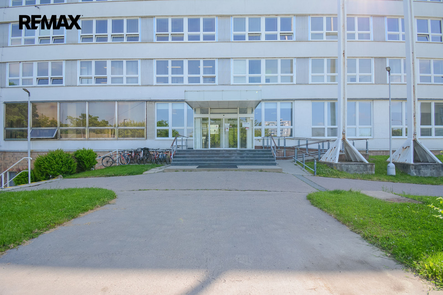 Pronájem kanceláře 321 m² — photo 4