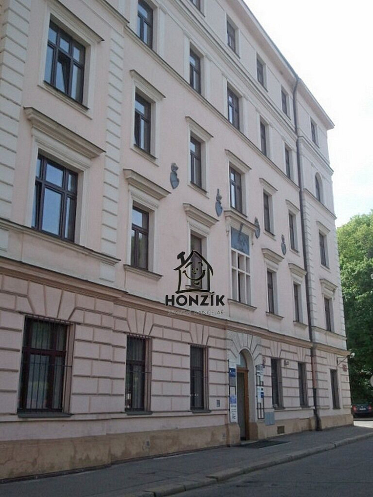 Pronájem kanceláře 64 m²