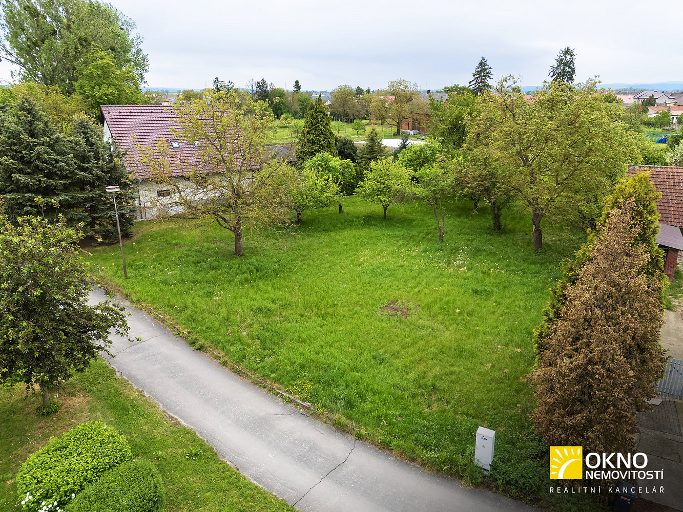 Prodej stavebního pozemku 1 500 m² – fotografie 2