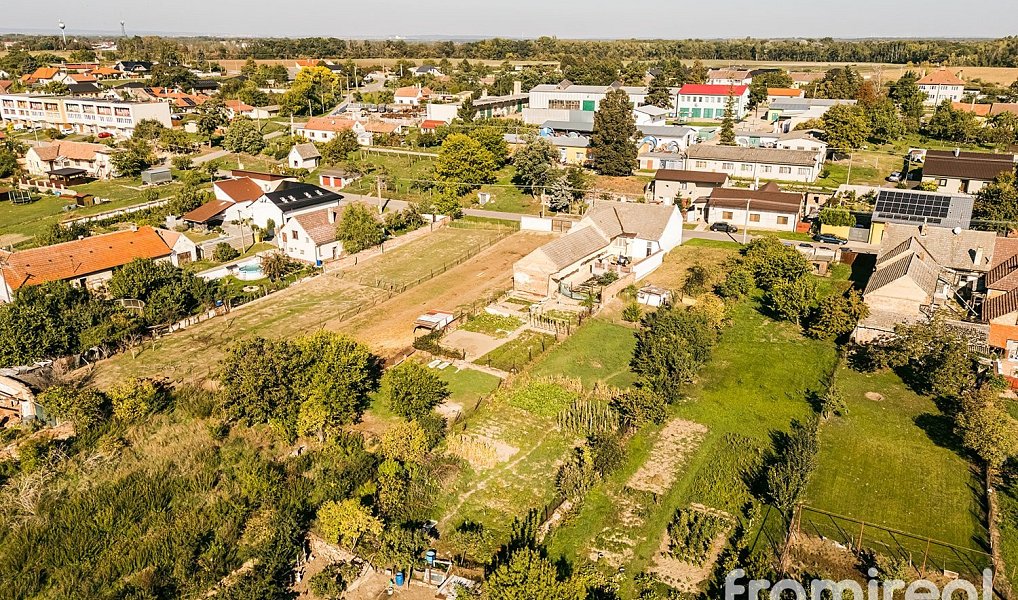 Prodej stavebního pozemku 1 033 m², Dyjákovice – náhled fotky 9