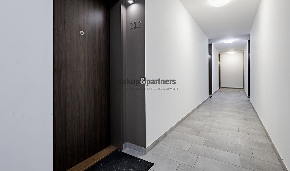 Prodej bytu 2+kk 56 m², Praha – náhled fotky 19
