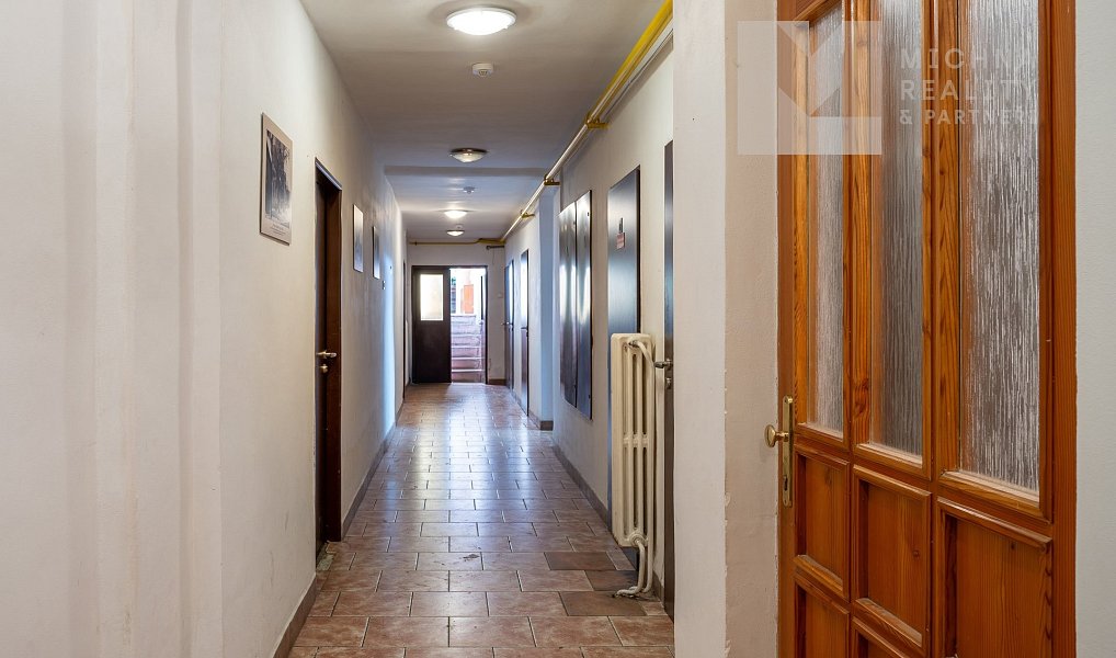 Prodej ubytovacího objektu 375 m², Svratka – náhled fotky 25