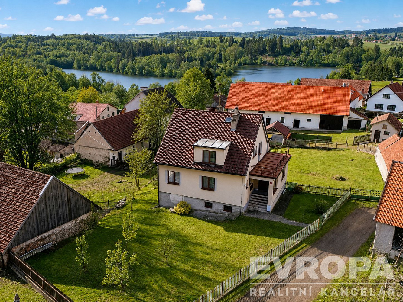 Prodej domu 263 m² s pozemkem 1 178 m² – fotografie 3