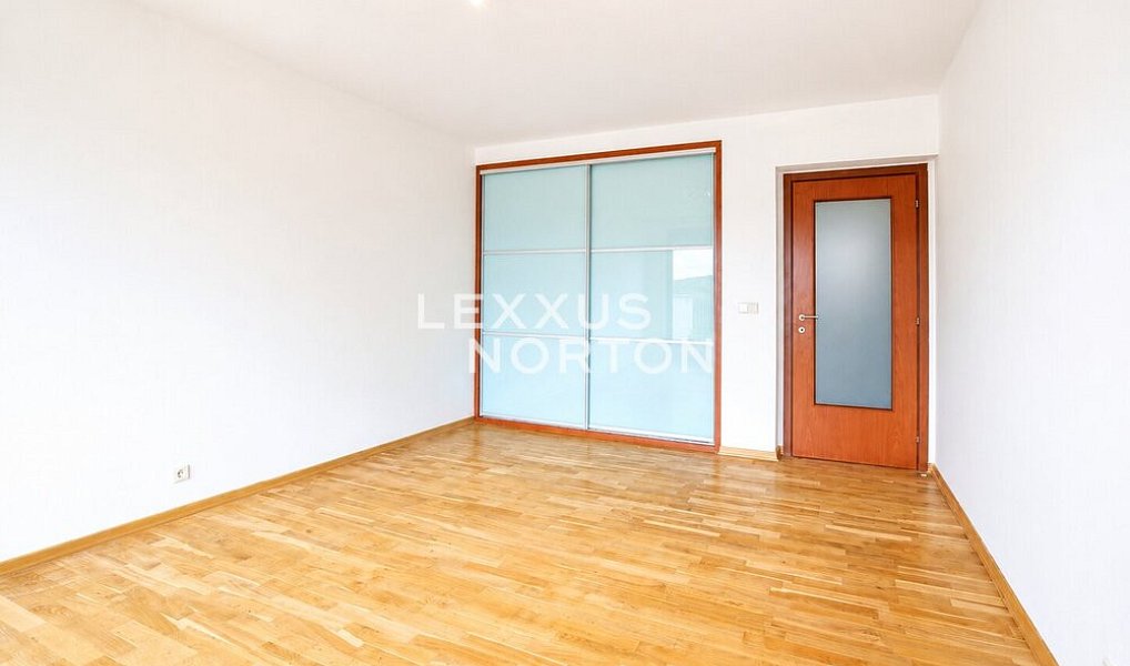 Pronájem domu 373 m² s pozemkem 857 m², Praha – náhled fotky 10