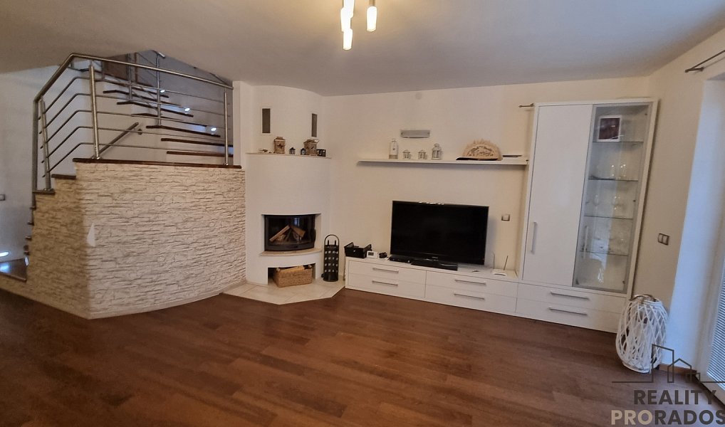 Pronájem domu 210 m² s pozemkem 500 m², Rohatec – náhled fotky 3