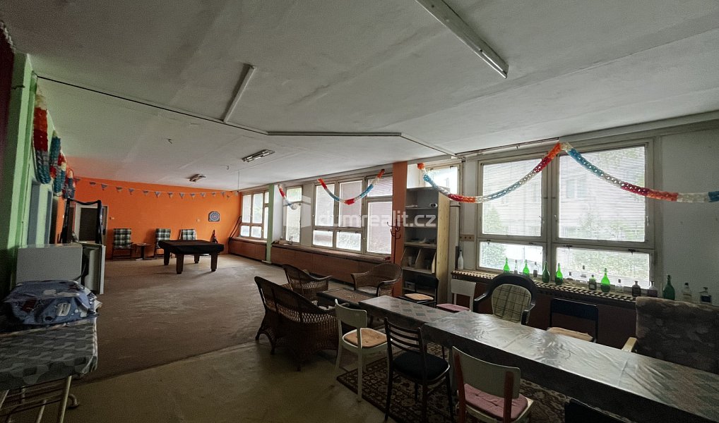 Pronájem obchodních prostor 223 m², Újezdeček – náhled fotky 12