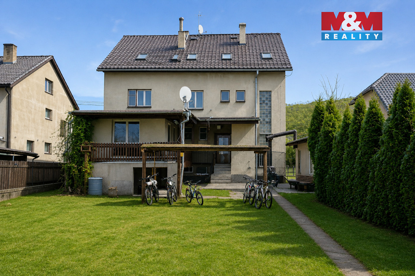 Prodej domu 280 m² s pozemkem 943 m² – fotografie 2