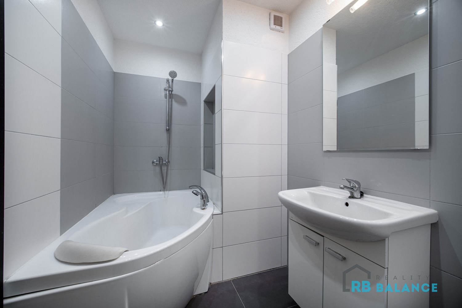 Prodej bytu 3+1 67 m² – fotografie 2