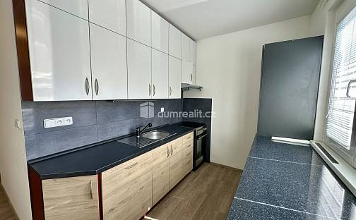 Pronájem bytu 2+1 54 m², M. Knesla, Zlín