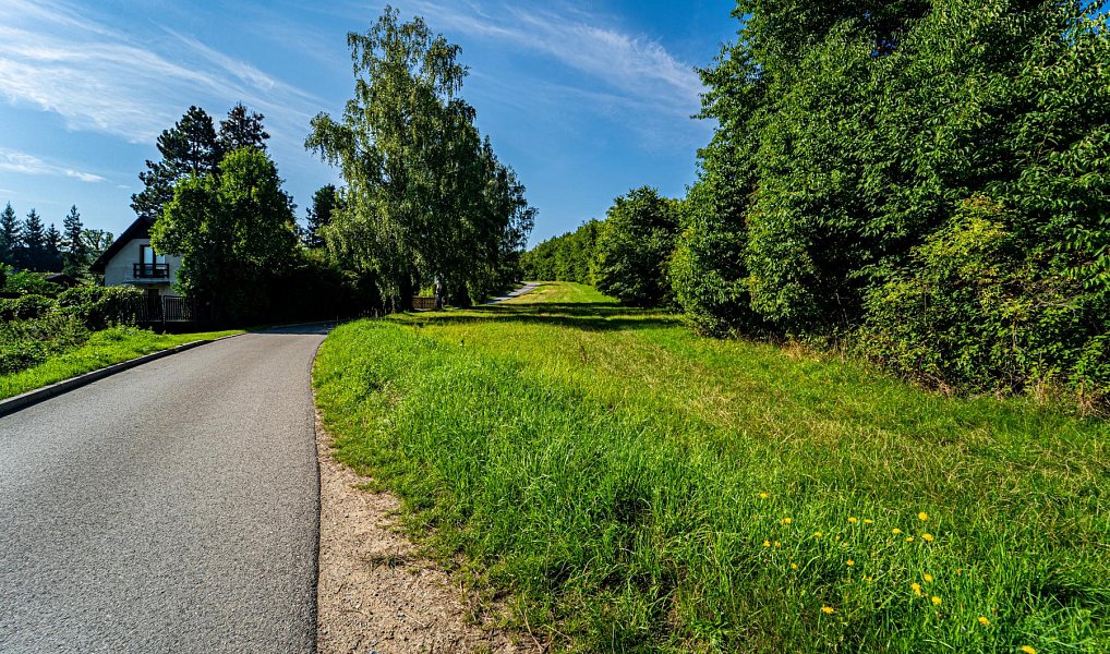 Prodej stavebního pozemku 1 062 m², Kamenice – náhled fotky 8