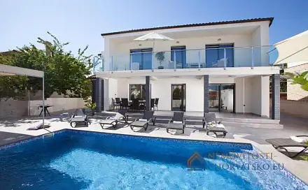 Prodej domu 220 m² s pozemkem 220 m², Medulin, Chorvatsko