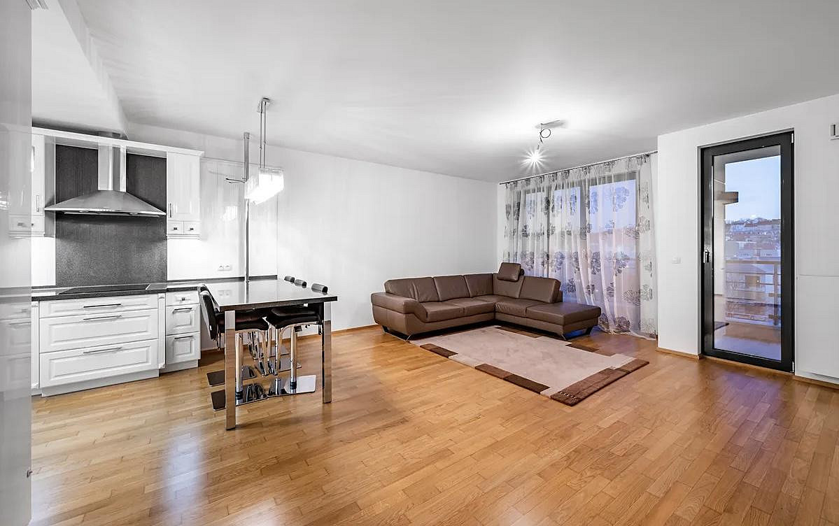 Pronájem bytu 3+kk 91 m² — photo 3