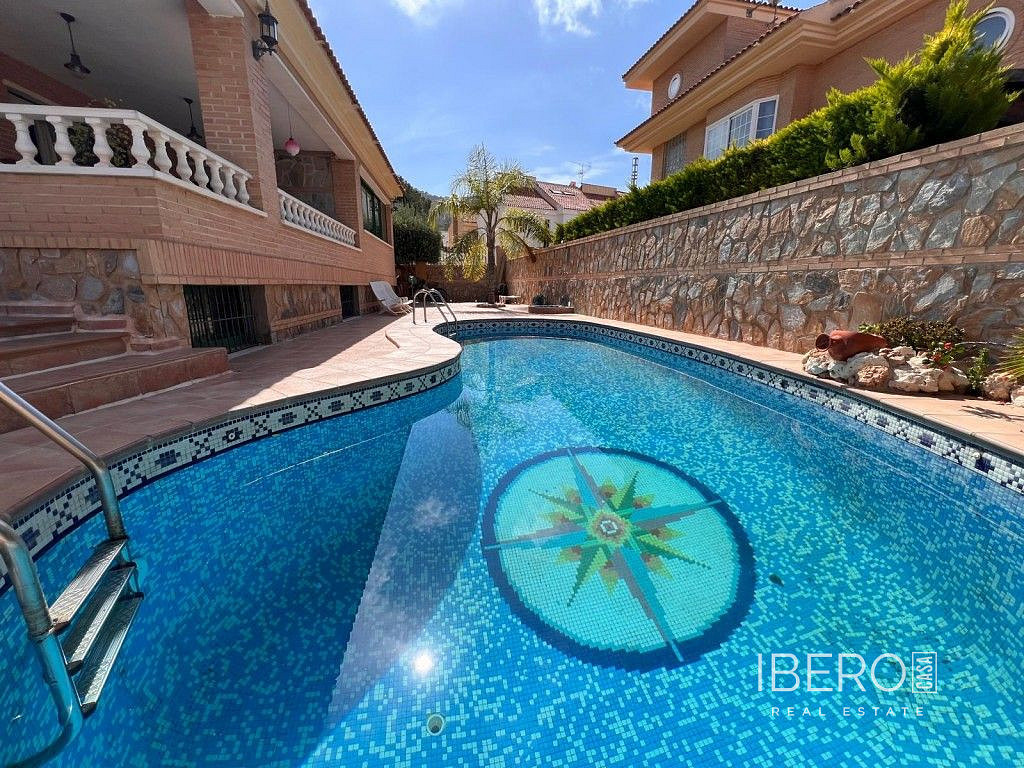 Prodej domu 480 m² s pozemkem 568 m² — photo 2