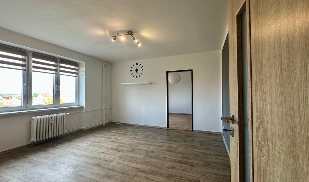 Pronájem bytu 2+1 52 m², Cheb – náhled fotky 3