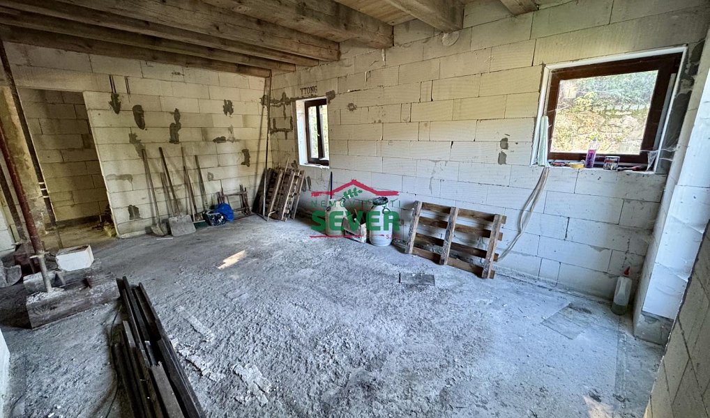 Prodej domu 150 m² s pozemkem 338 m², Loket – náhled fotky 2