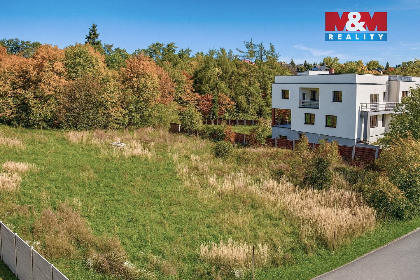 Prodej stavebního pozemku 1 106 m² – pohled 3