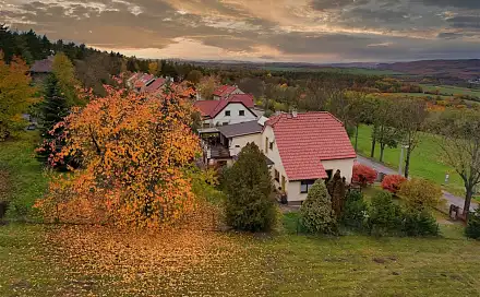 Prodej domu 194 m² s pozemkem 1 039 m², Hudlická, Beroun - Beroun-Zdejcina