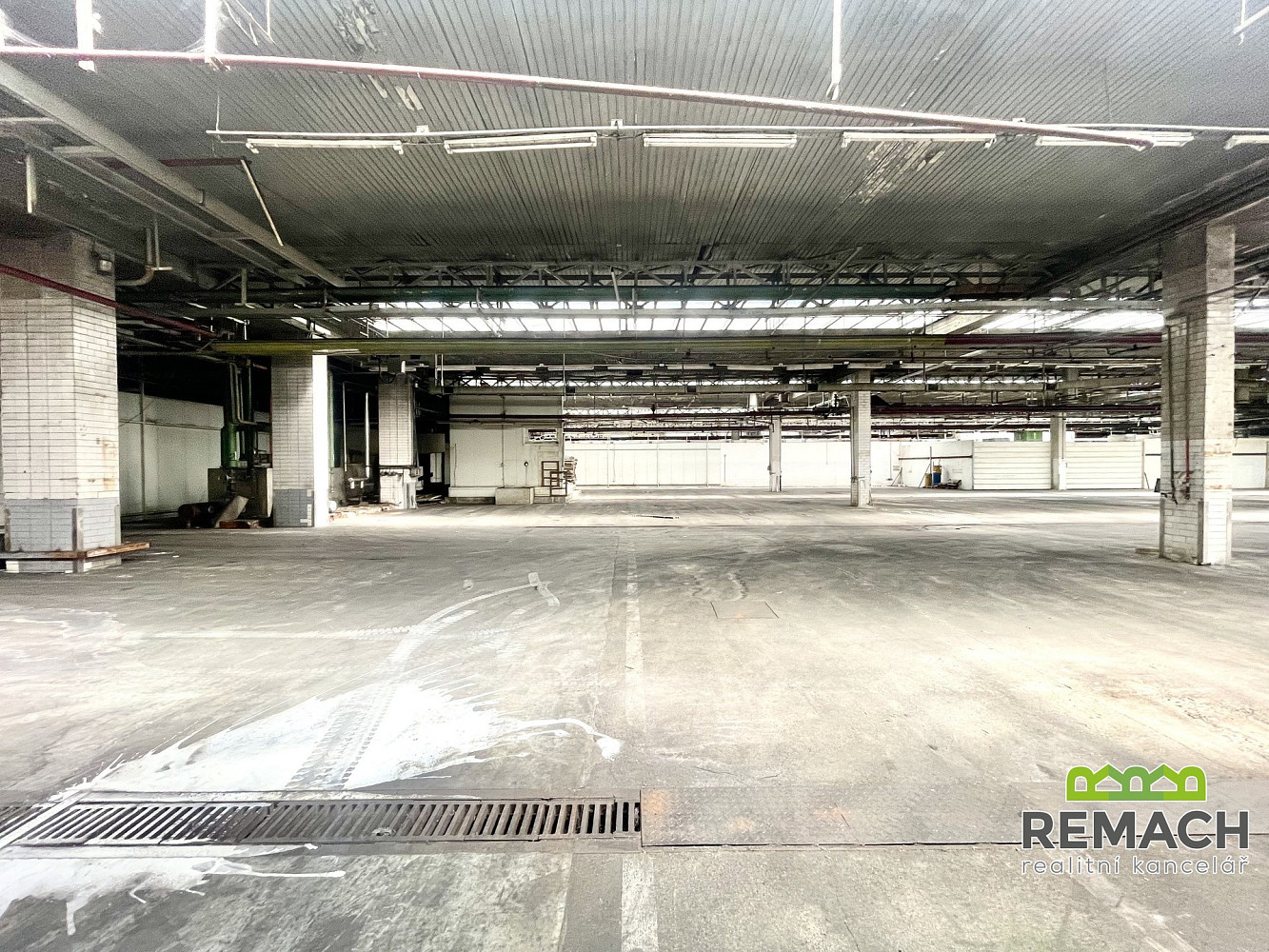 Pronájem skladovacích prostor 2 245 m²