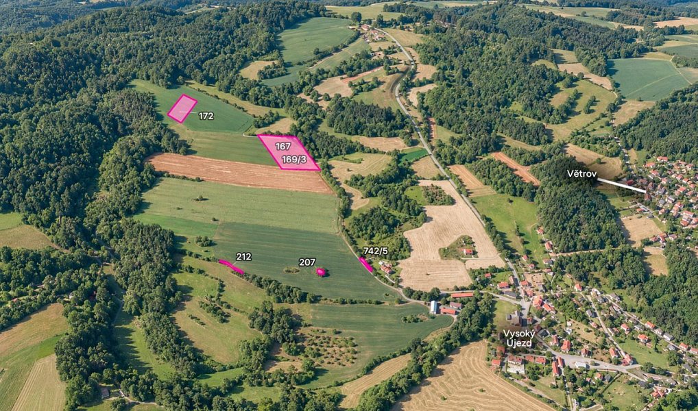 Prodej pozemku, 22691 m², Benešov, Vysoký Újezd