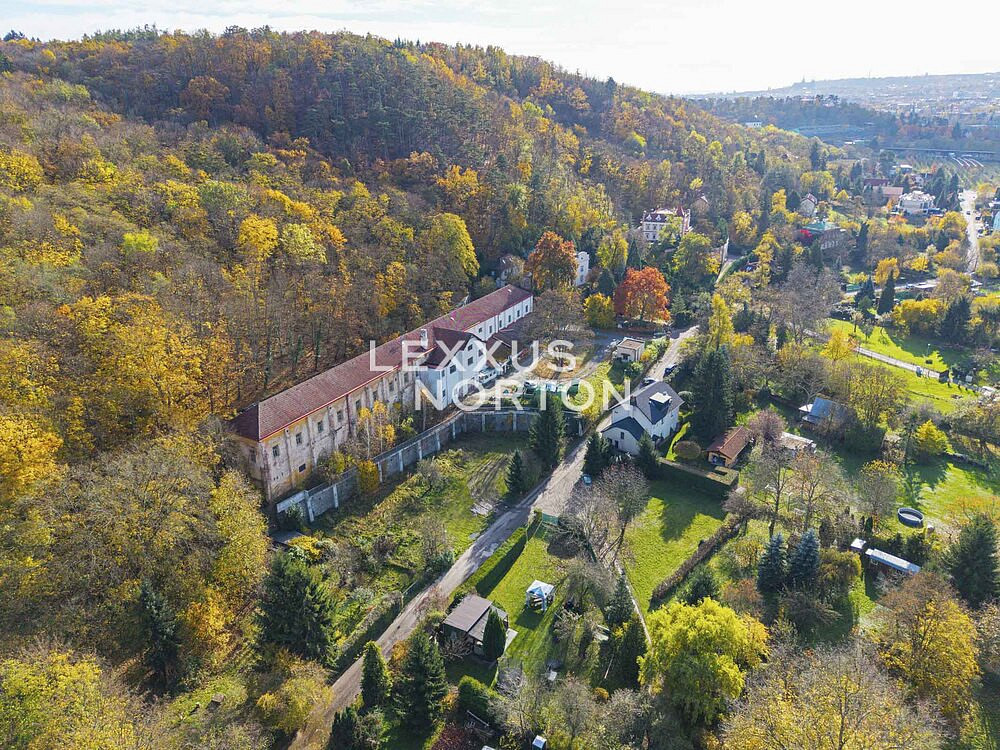 Prodej stavebního pozemku 598 m²