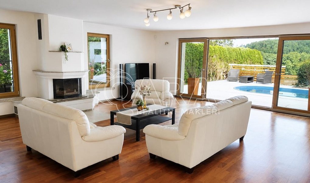 Prodej domu 285 m² s pozemkem 730 m², Březová-Oleško – náhled fotky 8