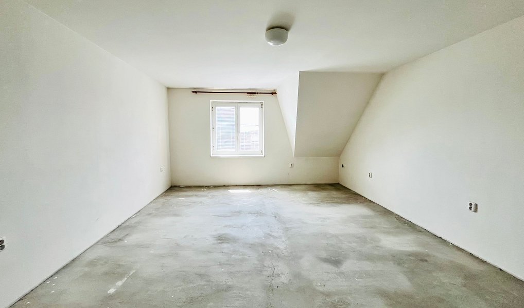 Prodej domu 260 m² s pozemkem 2 162 m², Kunovice – náhled fotky 20