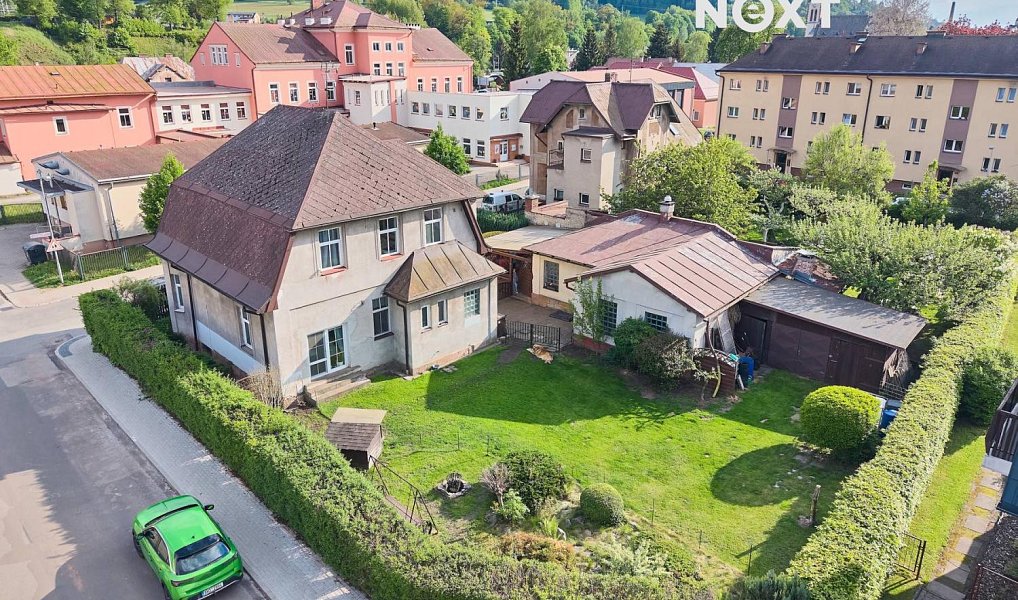 Prodej domu 205 m² s pozemkem 741 m², Trutnov – fotka 1 z 19
