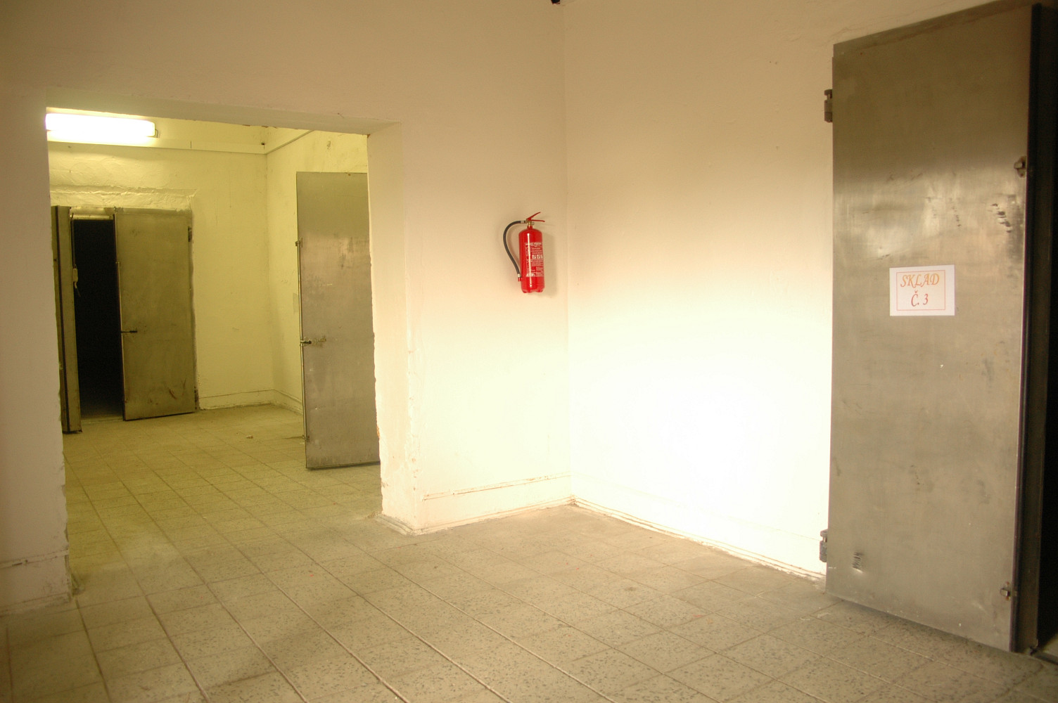 Pronájem skladovacích prostor 220 m² – fotografie 3
