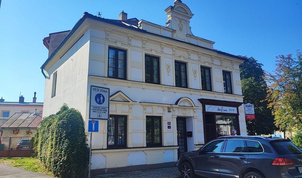Prodej domu 220 m² s pozemkem 144 m², Jeseník – fotka 1 z 18