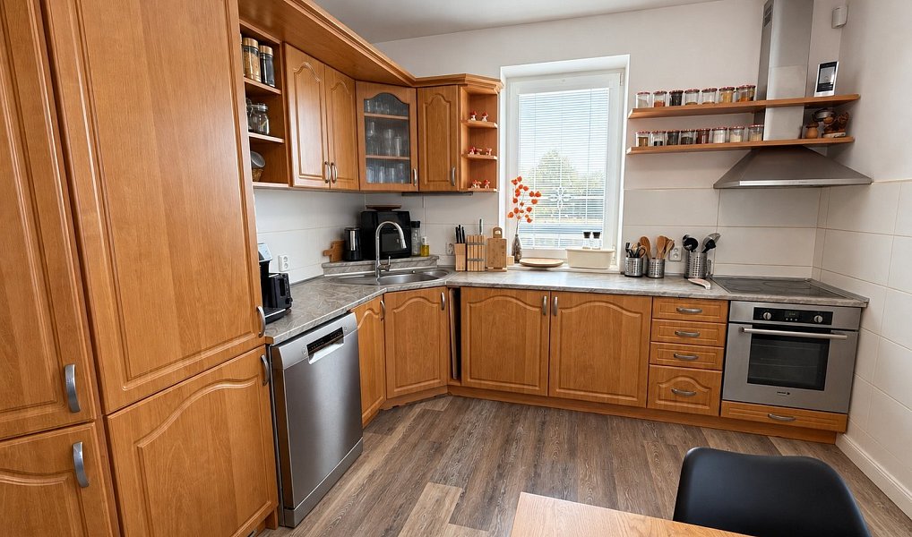 Prodej domu 330 m² s pozemkem 2 279 m², Kojetice – náhled fotky 5