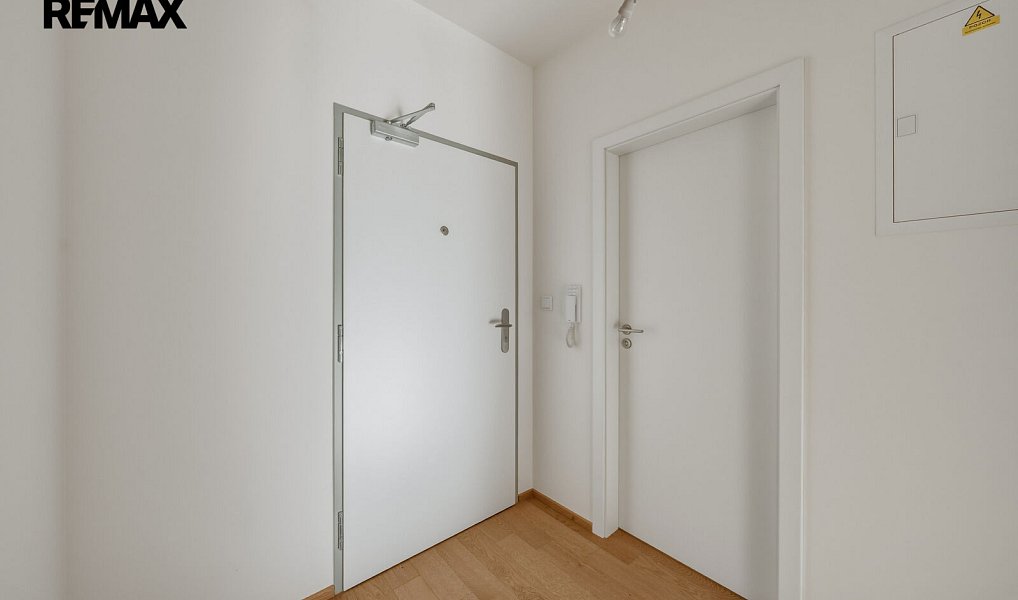 Prodej bytu 1+kk 37 m², Praha – náhled fotky 15