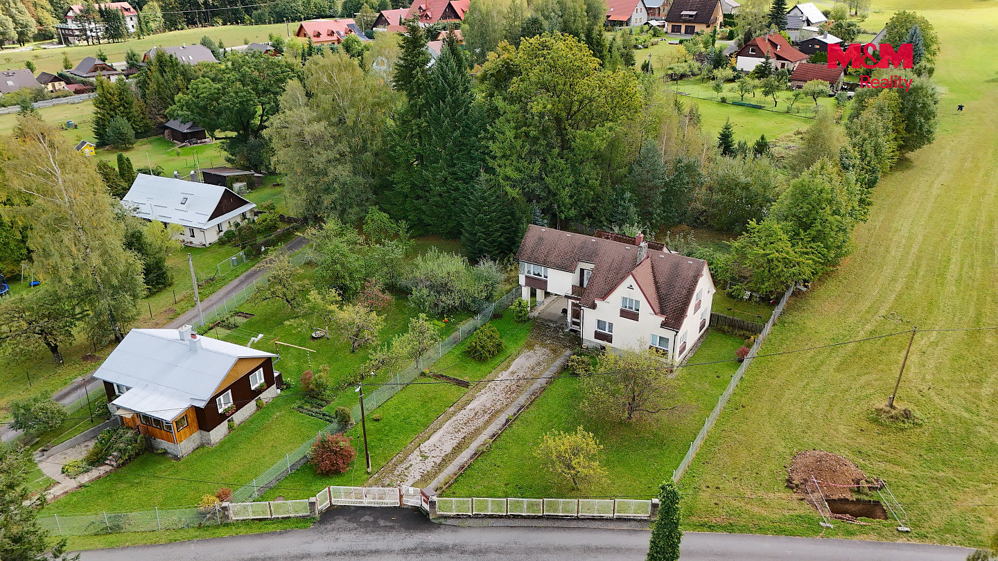 Prodej domu 150 m² s pozemkem 1 051 m² – fotografie 2