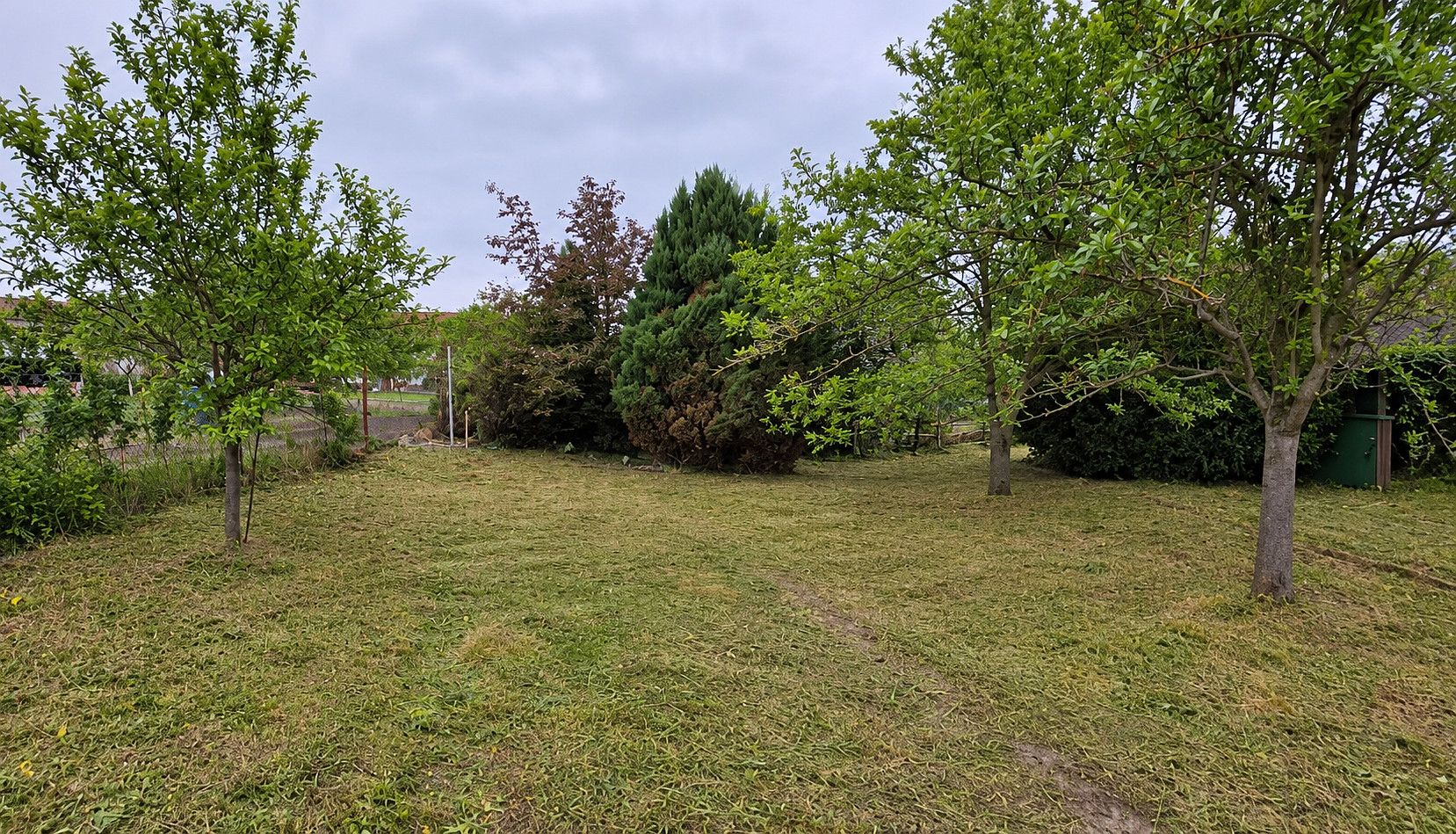 Prodej stavebního pozemku 215 m² – fotografie 5