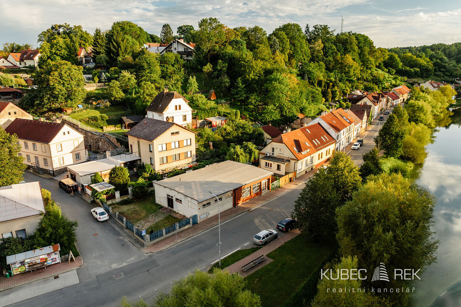 Prodej obchodních prostor 237 m² – fotografie 4