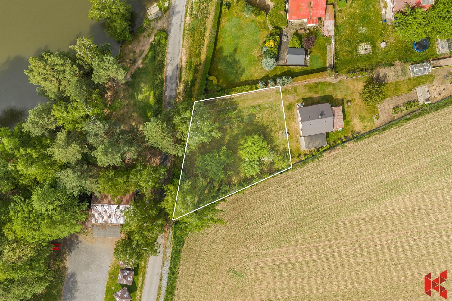Prodej stavebního pozemku 560 m² – fotografie 2